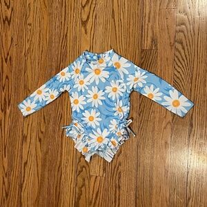 12-18M girls daisy swimsuit/rashguard, adorable! unworn but no tags